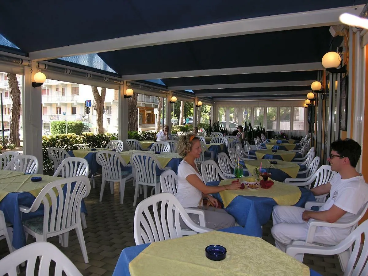 Hotel Garni Tahiti Μπιμπιόνε 2*,  Ιταλία